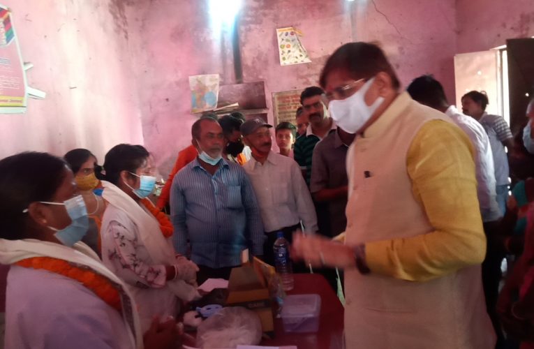 करोना योद्धाओं को किया सम्मानित