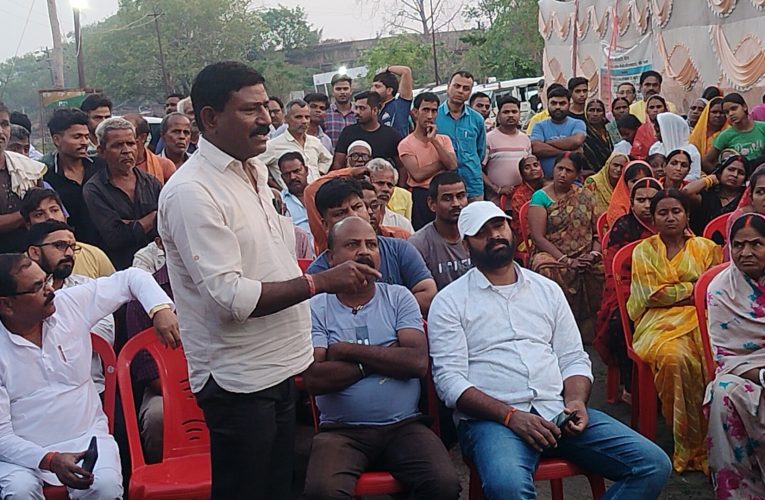 केंदुआ.केंदुआडीह मे गैस प्रभावित लोगो के साथ जनसवांद.