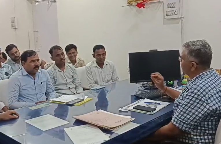 केंदुआ.8 सूत्री मांगो क़ो लेकर  कुसुंडा 6 के महाप्रबंधक से वार्ता
